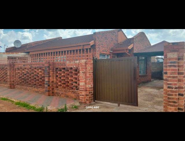 3 BEDROOM HOUSE FOR SALE IN TOKOZA